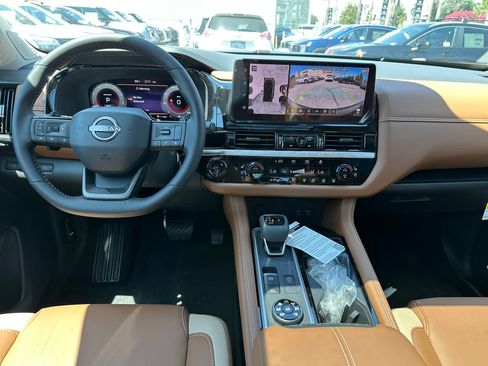 New 2026 Nissan Pathfinder Platinum AWD/4WD image 19