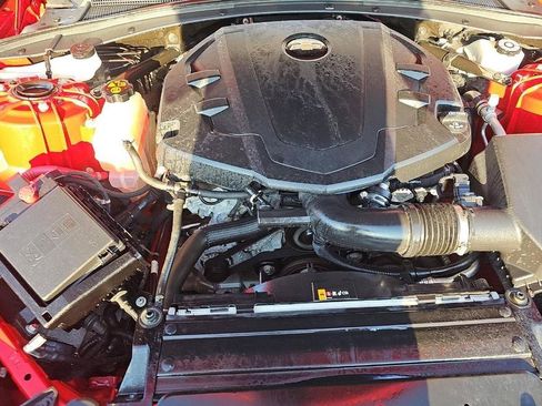 Used 2018 Chevrolet Camaro LT RWD image 10