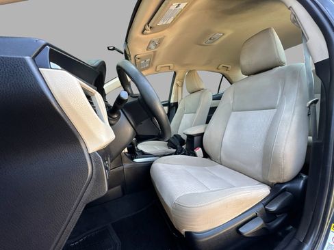 Used 2015 Toyota Corolla LE FWD image 21