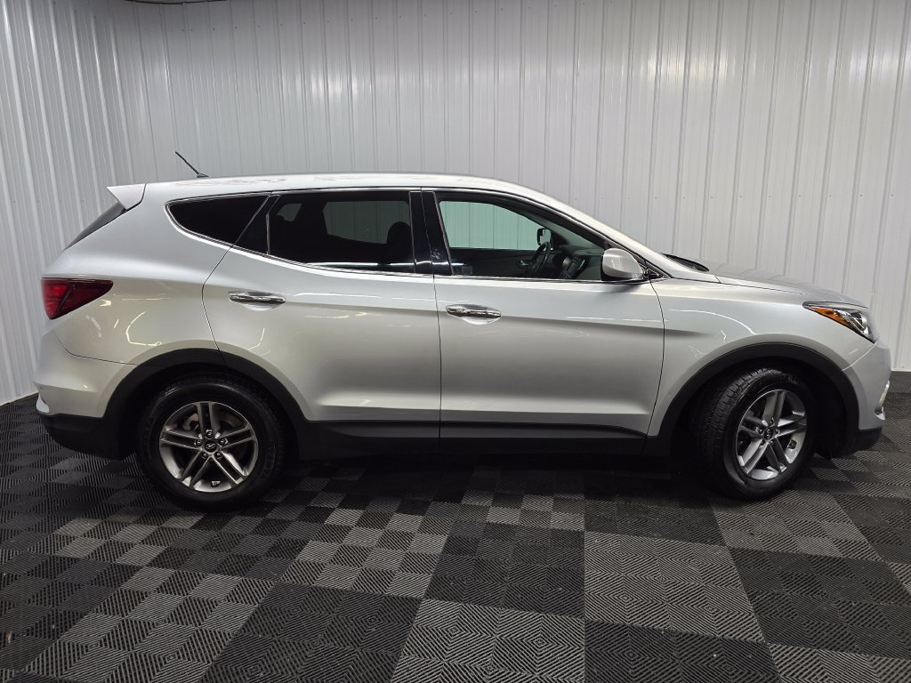 Used 2018 Hyundai Santa Fe Sport FWD image 2