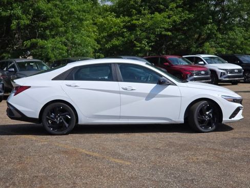 New 2026 Hyundai Elantra SEL FWD image 16