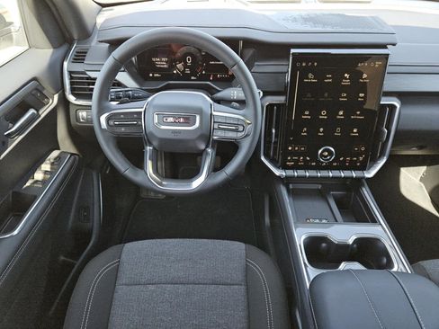 New 2025 GMC Acadia Elevation image 8