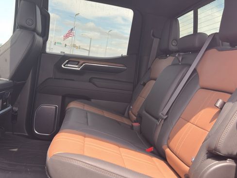 Used 2023 Chevrolet Silverado 1500 High Country w/ High Country Premium Package AWD/4WD image 27