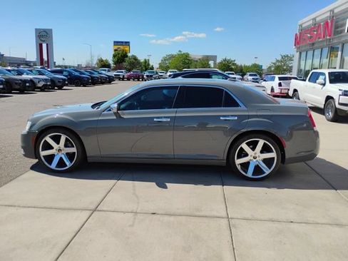 Used 2019 Chrysler 300 Limited w/ Safetytec Plus Group RWD image 11