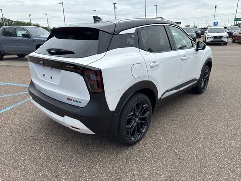 New 2026 Nissan Kicks SR w/ SR Premium Package AWD/4WD image 7