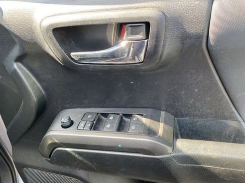 Used 2021 Toyota Tacoma TRD Off-Road w/ Technology Package image 16