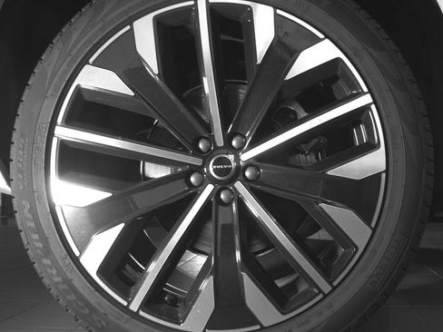 Certified 2026 Volvo XC90 B6 Plus AWD/4WD image 29