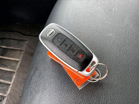 Used 2024 Nissan Kicks SR w/ SR Premium Package image 11