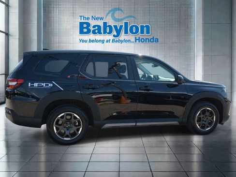 Used 2023 Honda Pilot LX image 5