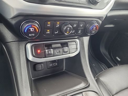 Used 2021 GMC Acadia SLT w/ Technology Package image 20