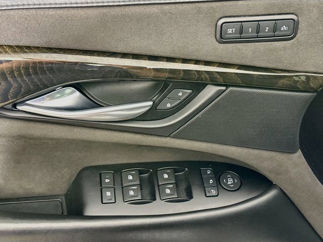 Used 2018 Cadillac Escalade Platinum AWD/4WD image 23