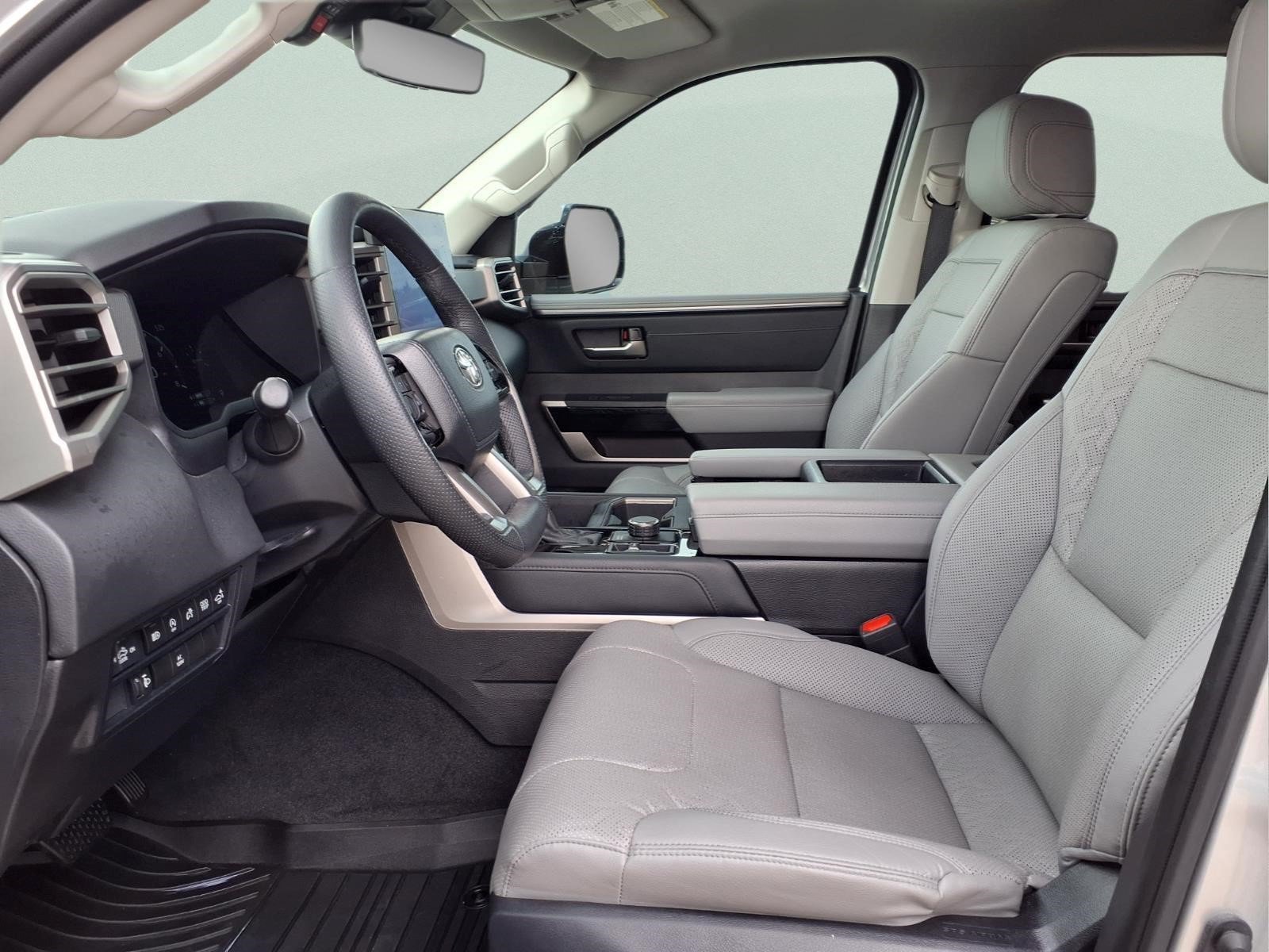 Used 2024 Toyota Tundra Limited w/ Power Package AWD/4WD image 10