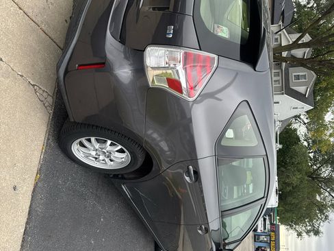 Used 2015 Toyota Prius V Three image 4