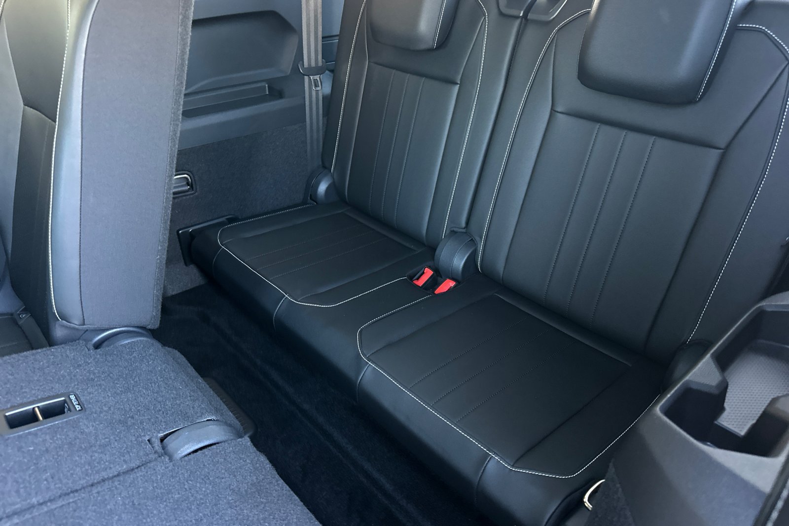 Used 2023 Volkswagen Tiguan SE w/ Panoramic Sunroof Package FWD image 15