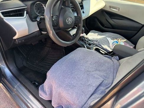 Used 2021 Toyota Corolla LE image 18