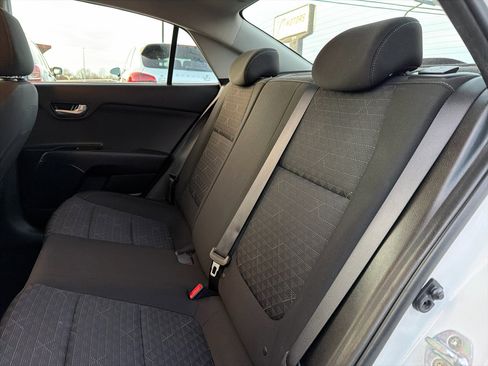 Used 2019 Kia Rio S image 16