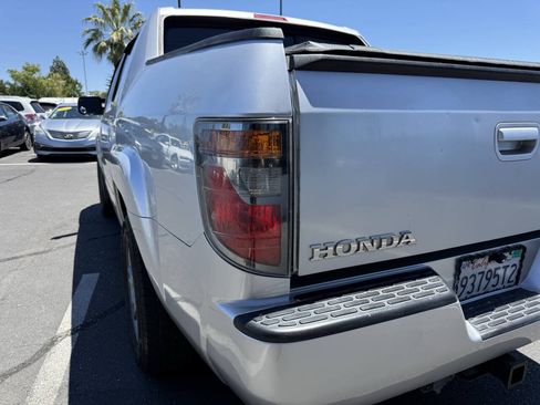 Used 2008 Honda Ridgeline RTX image 19