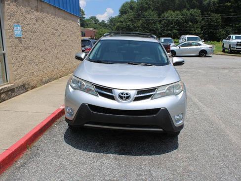Used 2015 Toyota RAV4 XLE FWD image 2
