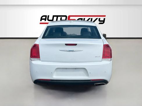 Used 2021 Chrysler 300 Touring L RWD image 6