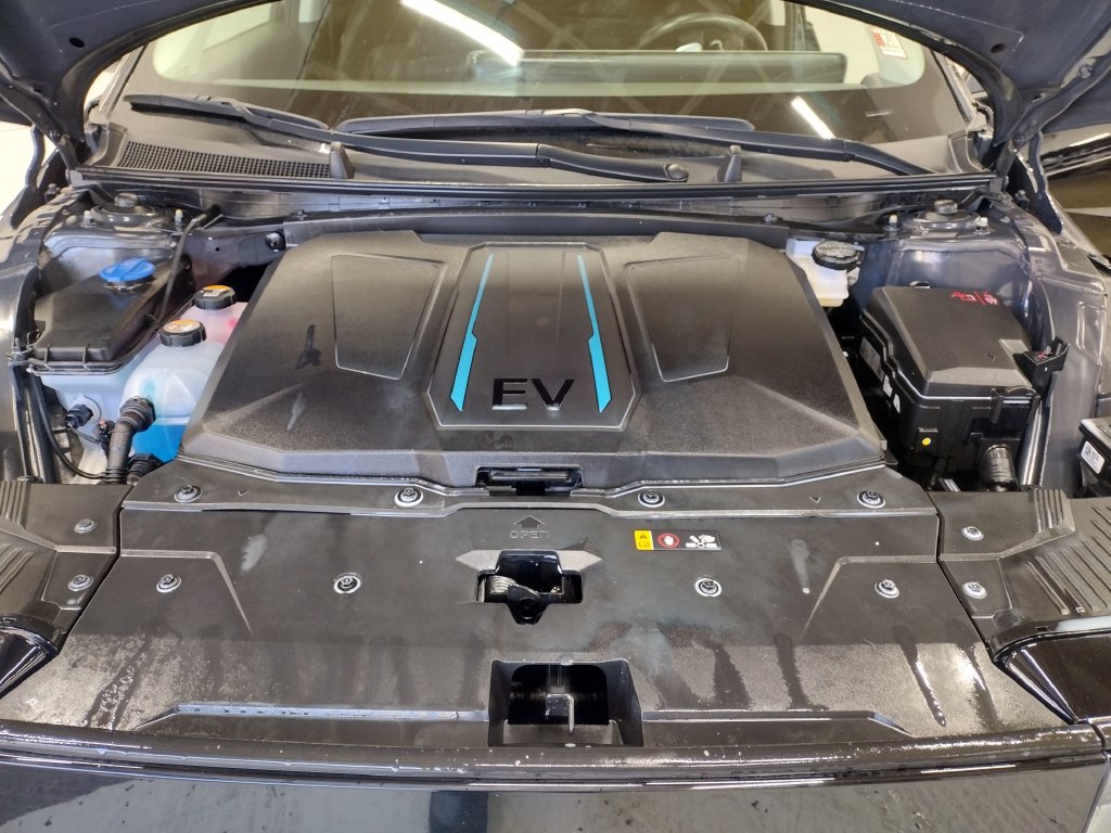 Certified 2024 Hyundai Ioniq 5 SEL AWD/4WD image 18