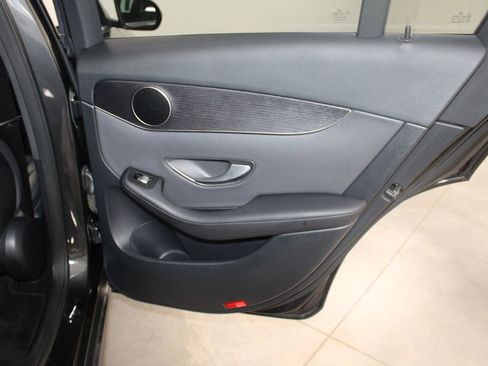 Used 2022 Mercedes-Benz GLC 300 GLC 300 image 32