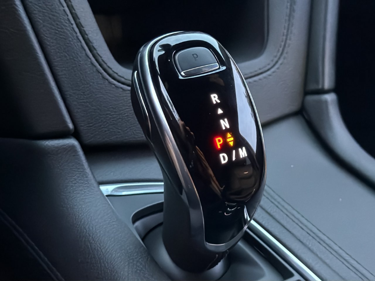 Certified 2025 Cadillac XT5 Luxury FWD image 25