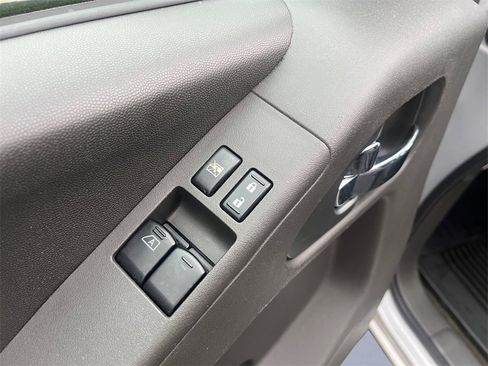 Used 2012 Nissan Frontier SV w/ SV Premium Utility Pkg image 9