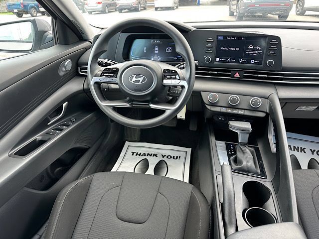 Certified 2024 Hyundai Elantra SE FWD image 20