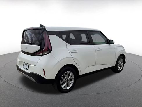 Used 2025 Kia Soul LX w/ LX Technology Package FWD image 14