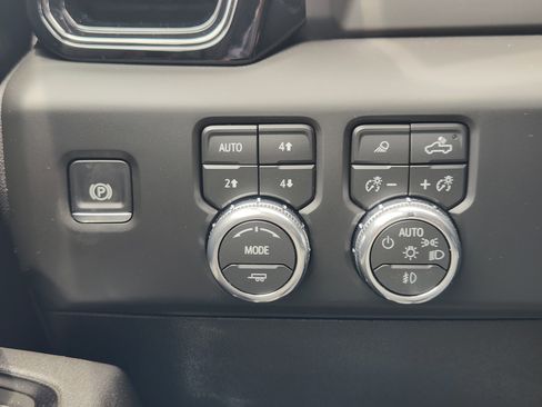 Used 2026 GMC Sierra 2500 AT4 AWD/4WD image 23