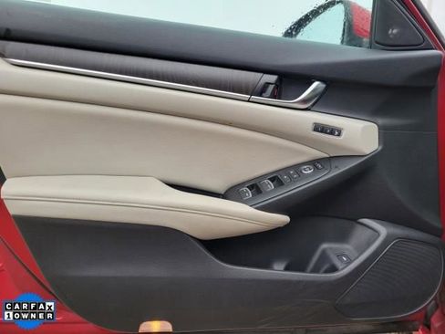 Used 2018 Honda Accord Touring image 13