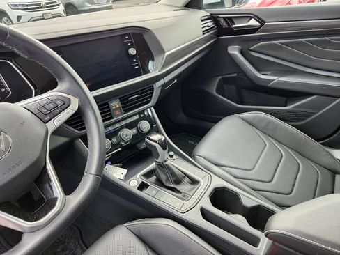 Used 2024 Volkswagen Jetta SEL FWD image 5