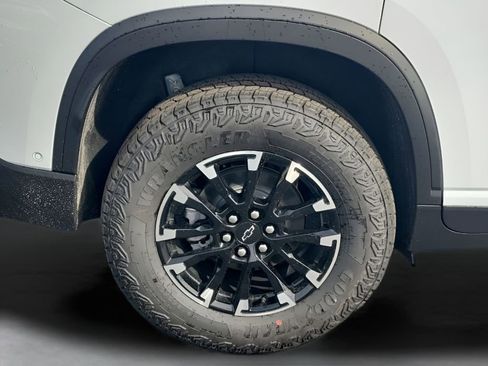 New 2026 Chevrolet Traverse Z71 w/ Enhanced Driving Package AWD/4WD image 19