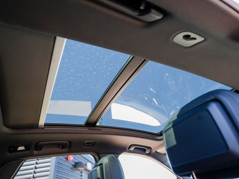 Certified 2025 Porsche Macan image 28