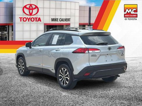 Used 2024 Toyota Corolla Cross AWD Hybrid w/ Moonroof Package image 3
