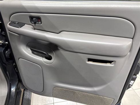 Used 2005 Chevrolet Avalanche LS image 15