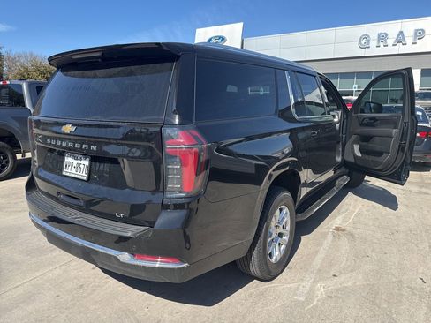 Used 2026 Chevrolet Suburban LT image 16