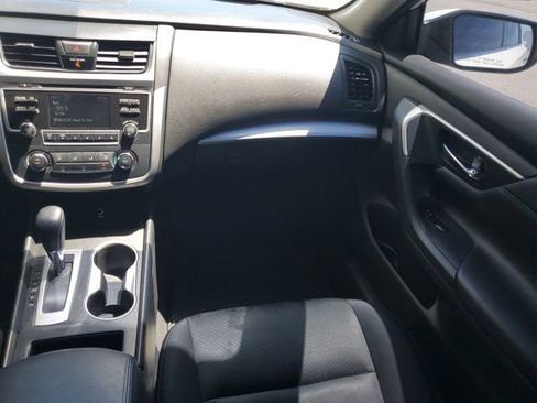 Used 2017 Nissan Altima 2.5 SR w/ Interior Lighting Package FWD image 27