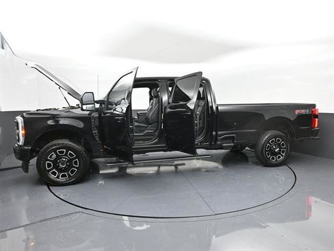 Used 2025 Ford F350 Platinum w/ FX4 Off-Road Package AWD/4WD image 48
