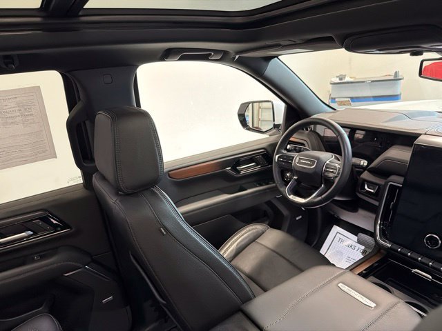 Used 2025 GMC Yukon Denali w/ Sun & Power Step Package AWD/4WD image 35