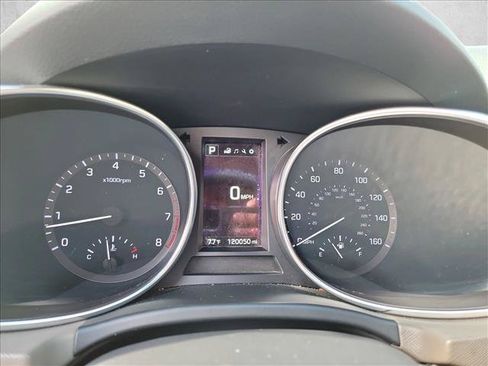 Used 2017 Hyundai Santa Fe Limited FWD image 17