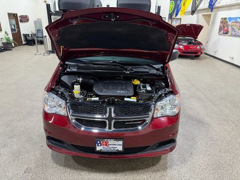 Used 2019 Dodge Grand Caravan SE image 50