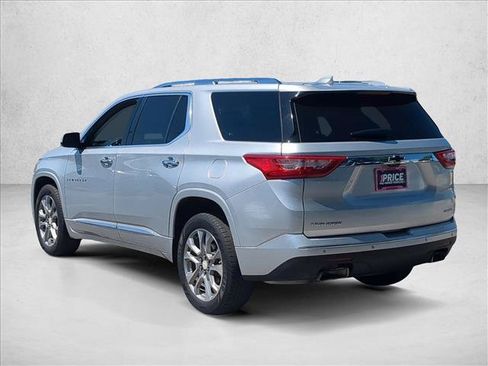 Used 2019 Chevrolet Traverse Premier w/ Driver Confidence II Package FWD image 8