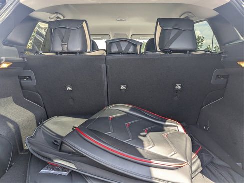 Used 2025 Nissan Kicks SR image 13