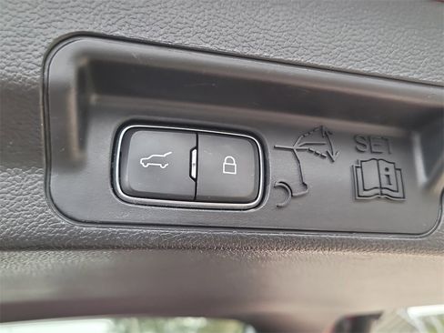 Certified 2020 Ford Explorer Limited image 9