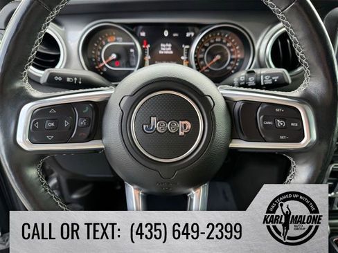 Used 2022 Jeep Wrangler Unlimited Sahara w/ LED Lighting Group AWD/4WD image 17