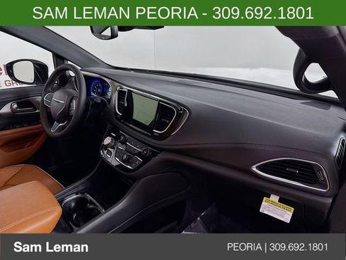 New 2026 Chrysler Pacifica Pinnacle image 33