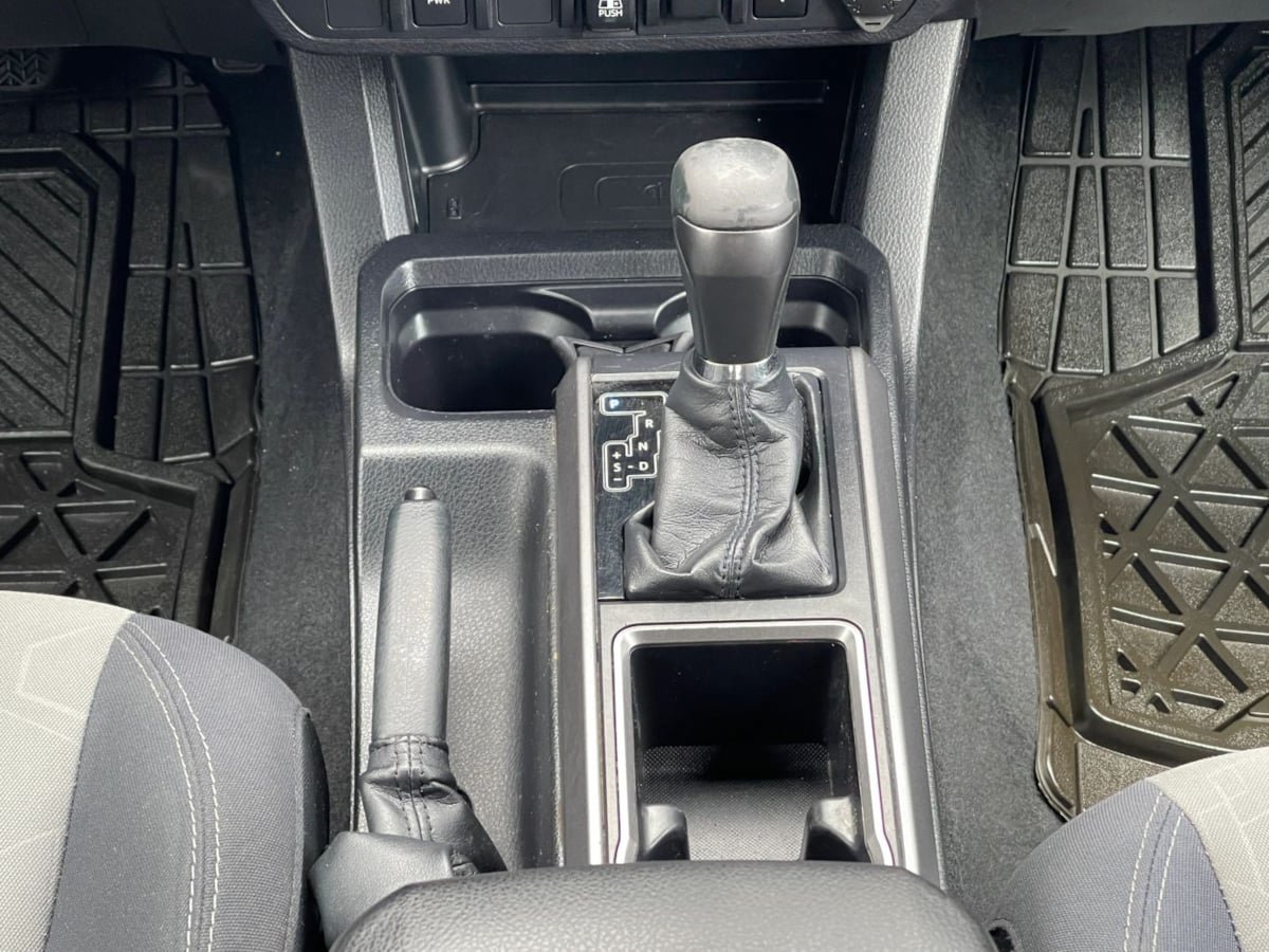 Used 2022 Toyota Tacoma TRD Off-Road RWD image 33
