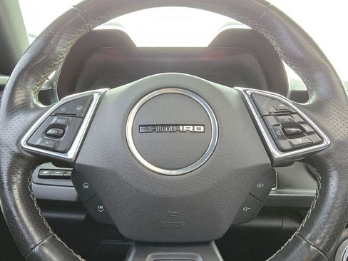 Used 2017 Chevrolet Camaro SS image 21