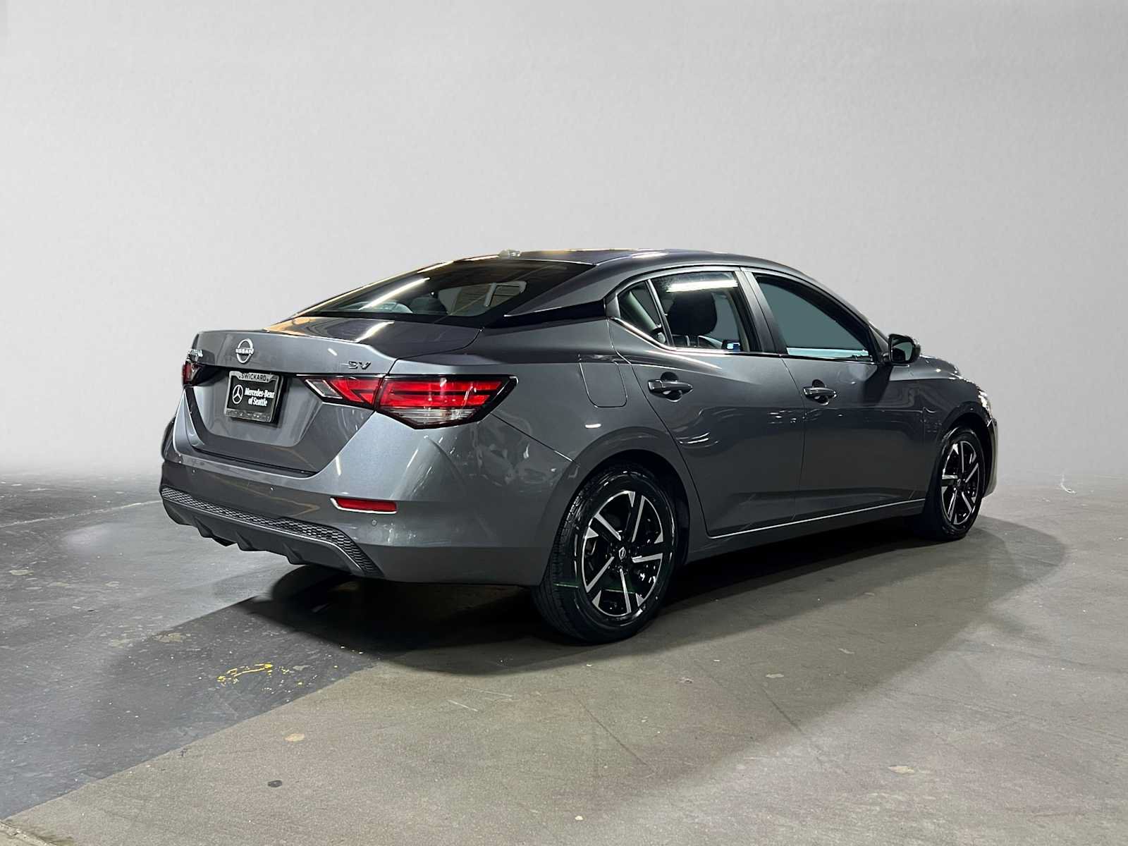 Used 2024 Nissan Sentra SV FWD image 3